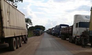 Camions à la frontière Tchad-Cameroun
