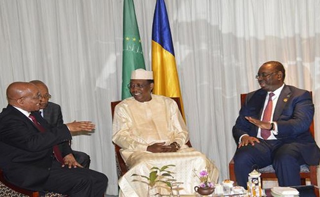 Le Président en exercice de l’Union africaine Idriss Déby a convoqué aussitôt après son arrivée, une rencontre tripartite des pays africains présents à Hangzhou pour prendre part au Sommet du G20 qui s’ouvre ce 04 septembre. C’est dans l’optique d’adopter une position africaine commune.