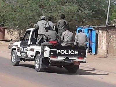 Le gouvernement réduit de moitié les salaires des policiers et des militaires qui vont en profiter pour multiplier les arnaques et les attaques. Pauvre Tchad !