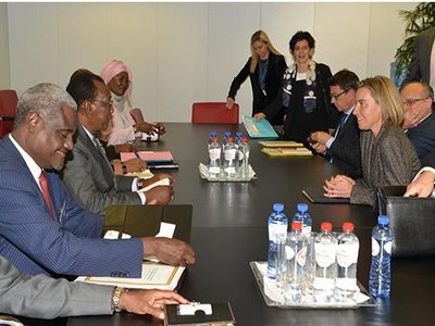 Tchad: à Bruxelles, le Président Idriss Déby a-t-il passé son temps à faire l’ambassadeur de Haftar auprès de l’Union Européenne ?