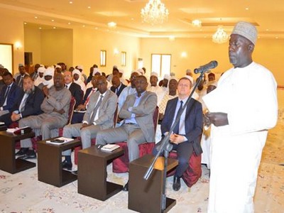 Face à l’aggravation de la crise économique au Tchad, Idriss Déby chasse ses ministres et rencontre à huis clos les opérateurs économiques à Am-Djaress