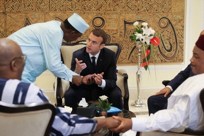 Macron et les dirigeants des pays du G5 Sahel préfèrent l’armée au développement