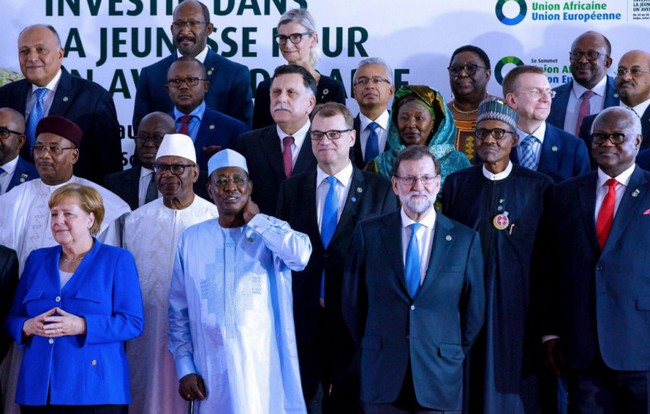 Sommet UA-UE d’Abidjan: ce qui se passe en Libye, c’est de l’esclavage ou du « racisme » ? Passe d’armes entre les Présidents Idriss Déby et Macky Sall