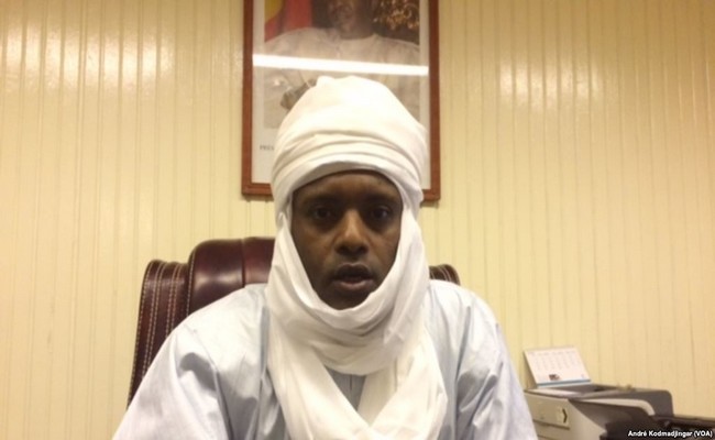 Baisse des salaires au Tchad: brutalement désavoué par Albert Pahimi Padacké, Dr Abdoulaye Sabre Fadoul doit encore revoir sa copie