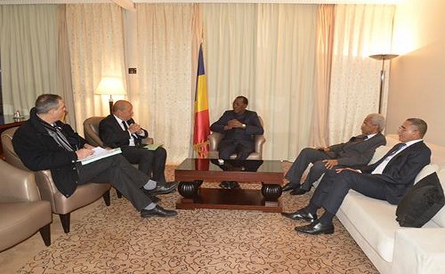Tchad: mais qu’est venu faire le Président Idriss Déby en 48 heures à Paris ?
