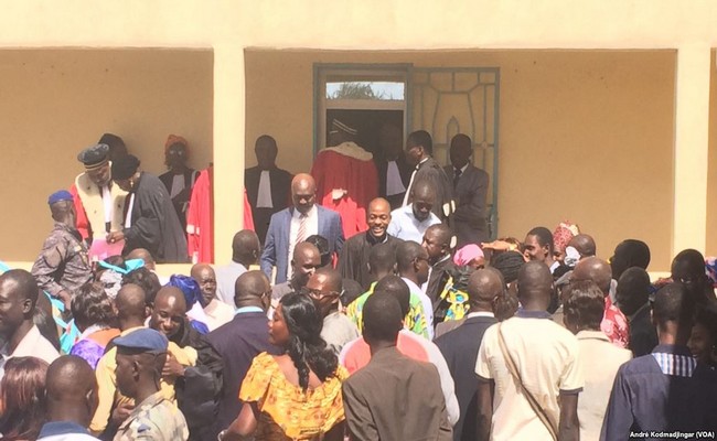 Lutte contre l’impunité au Tchad: quand les magistrats, avocats, notaires et huissiers ont fait plier Idriss Déby en quatre