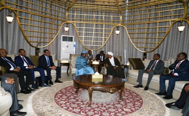 Tchad: escale technique du Président Déby à Khartoum