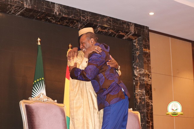 « En attendant que son fils prenne la relève »: Idriss Déby a-t-il fait une confidence à Alpha Condé sur l’avenir du Tchad ?