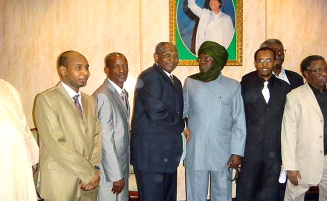 Au Tchad, l’ancien Conseiller à la primature Choua Dazi se retire de l’accord de paix signé avec le gouvernement: vers une  guerre de l’or généralisée dans le Tibesti ?