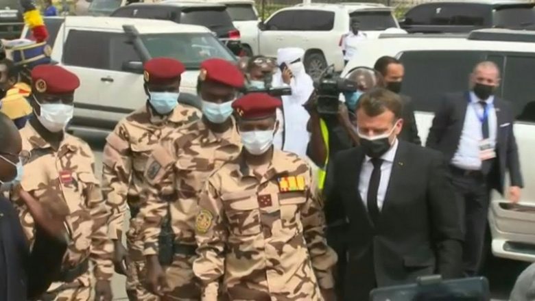 Aux obsèques du président Idriss Déby, Macron promet que la France ne laissera personne menacer le Tchad